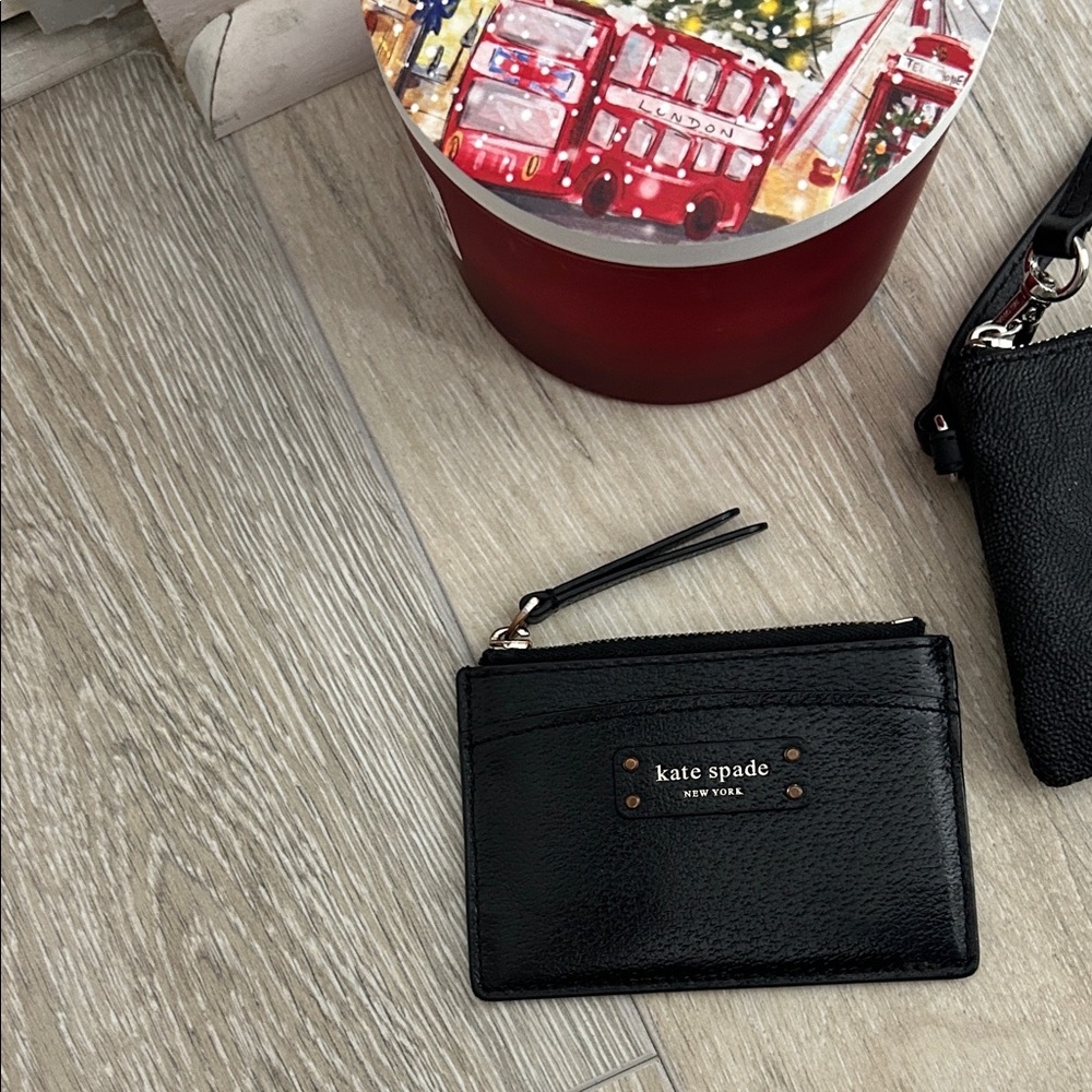 SOLD SOLD Bundle of Kate Spade Card Holder and Michael Kors Wristlet - Picture 4 of 10
